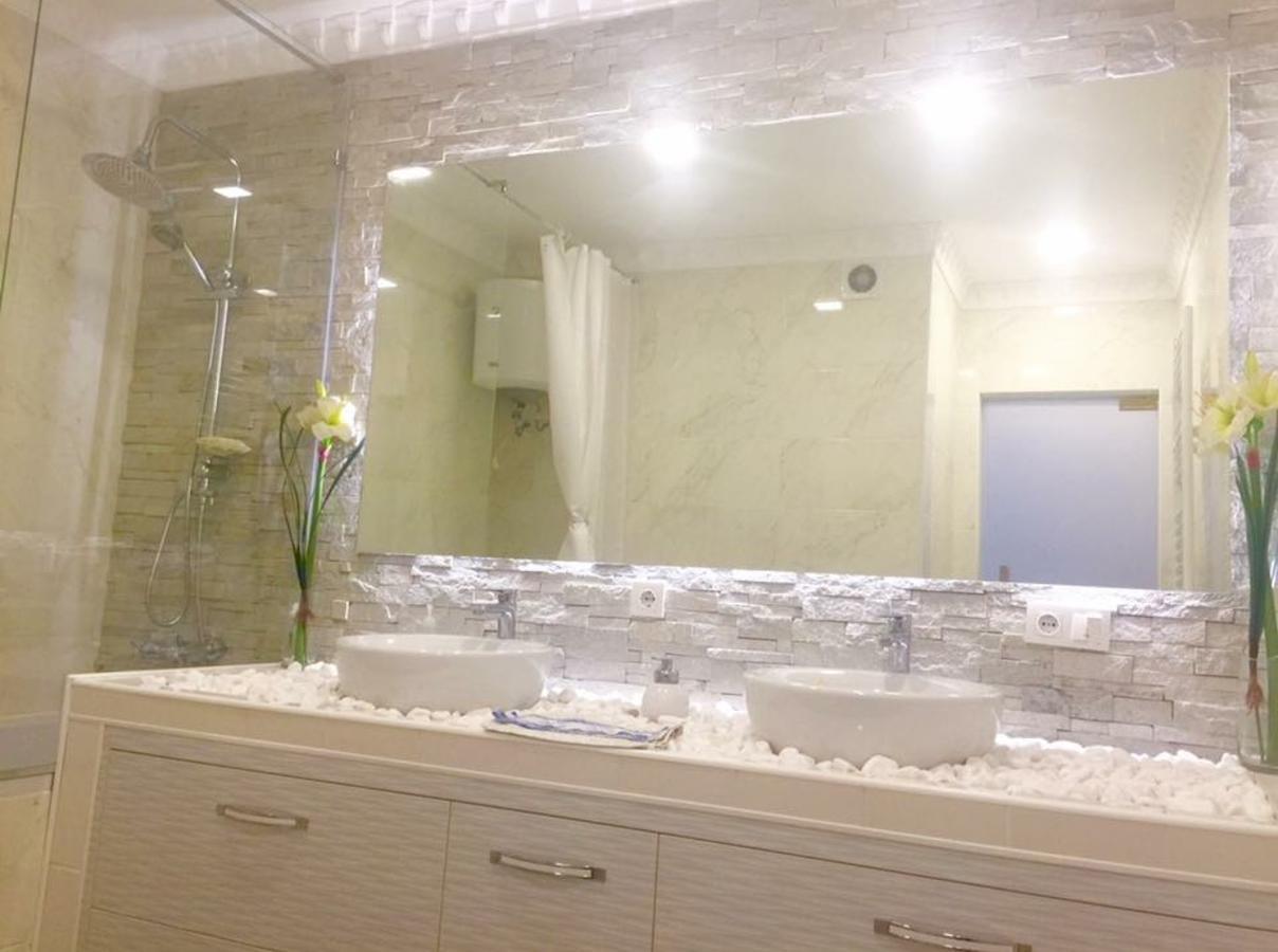 2 Bedrooms Heart Of City Center Chisinau Eksteriør bilde